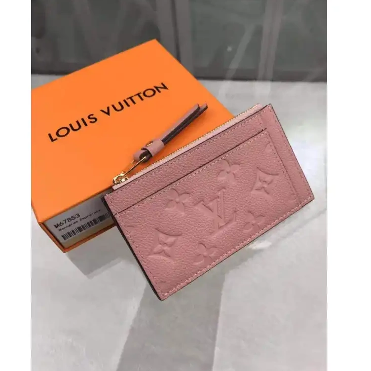 LV 19B570070 Bags 0524